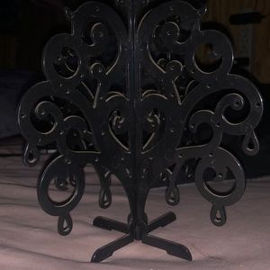 black, tree shaped earring holder
